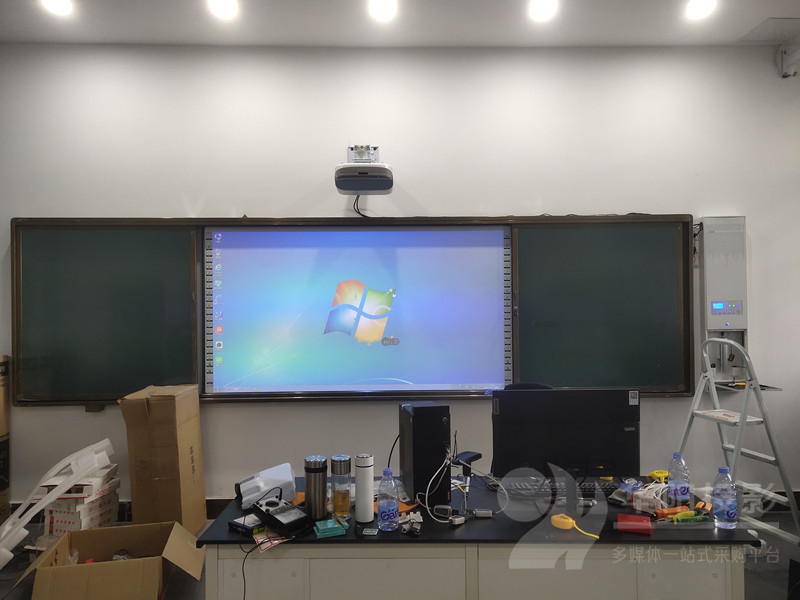 小学教室投影仪的趣味课堂投影教学与互动游戏