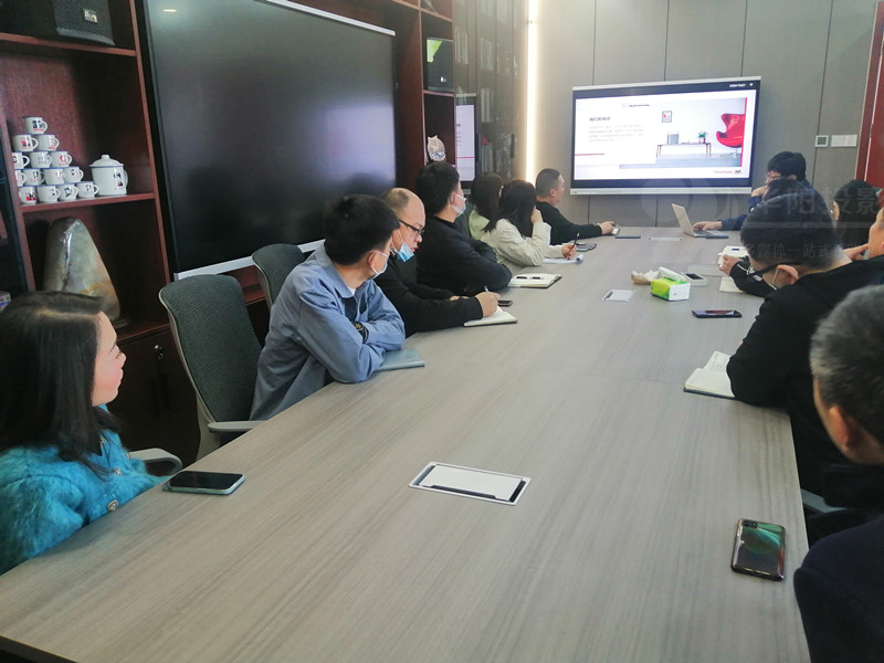 研讨会投影仪的嘉宾演讲内容同步投影与重点标注技巧